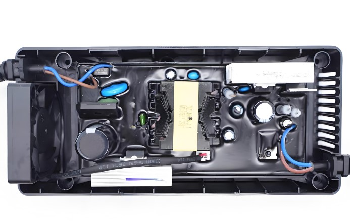 環氧樹脂膠水和環氧AB膠在電子組裝中有何不同？